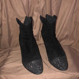 Black heeled booties
